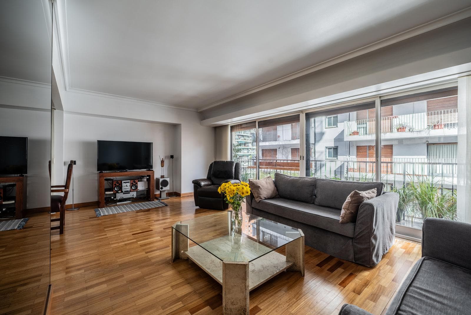 Venta Departamento Barrancas de Belgrano piso alto torre 5 ambientes cochera baulera