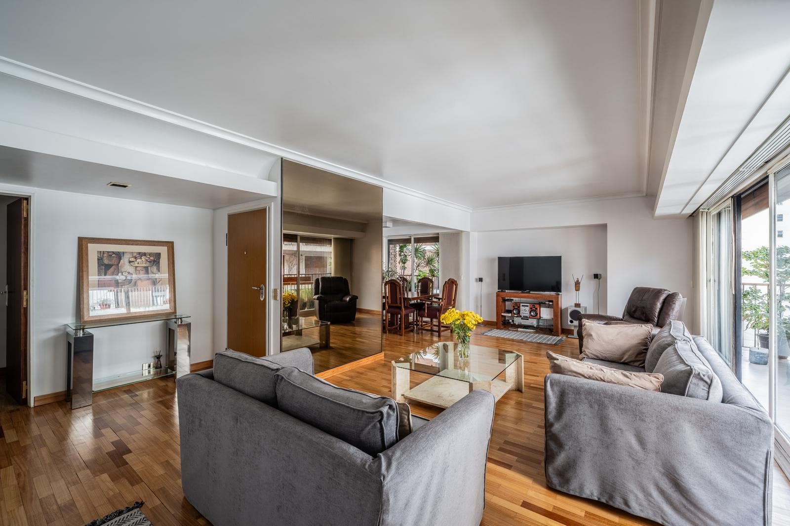 Apartment for Sale in Barrancas de Belgrano: High Floor, Tower, 5 Rooms, Parking Space, Storage Unit