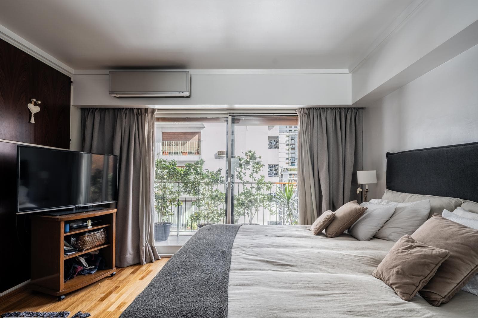 Venta Departamento Barrancas de Belgrano piso alto torre 5 ambientes cochera baulera