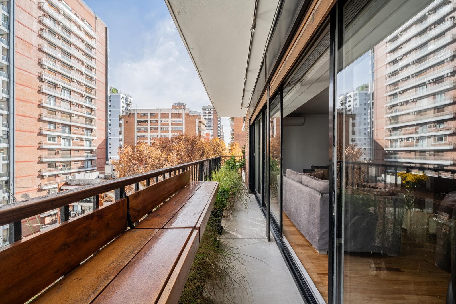 Venta Departamento Barrancas de Belgrano piso alto torre 5 ambientes cochera baulera