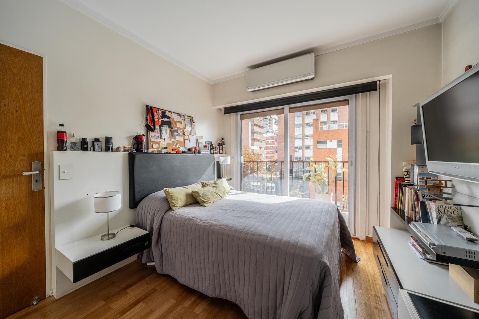 Venta Departamento Barrancas de Belgrano piso alto torre 5 ambientes cochera baulera