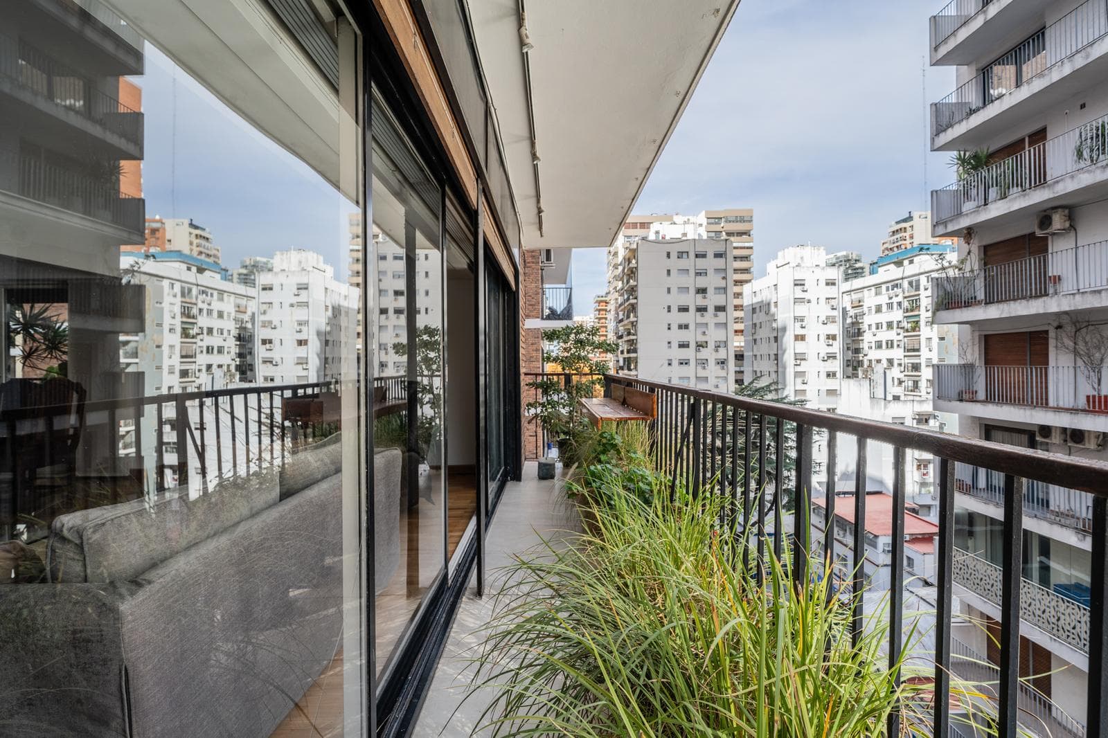 Venta Departamento Barrancas de Belgrano piso alto torre 5 ambientes cochera baulera