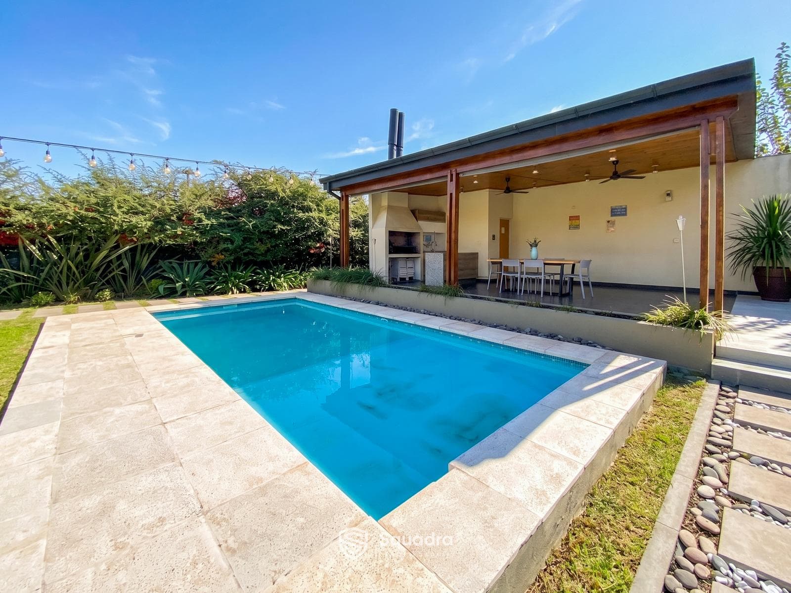 FOR SALE | TRADE - 3-bedroom house with a garden, barbecue area, and pool - Coronel Domínguez, Santa Fe.