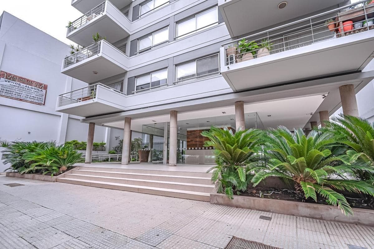 PALERMO - THREE-ROOM APARTMENT WITH GARAGE AND STORAGE ROOM