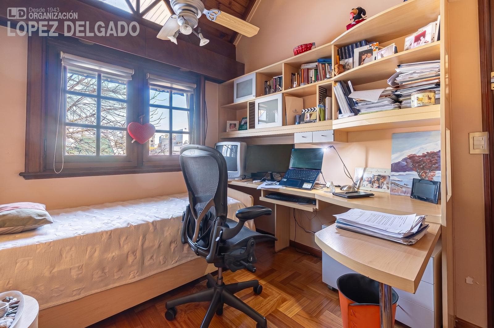 7-room house with a park and pool in Villa del Parque