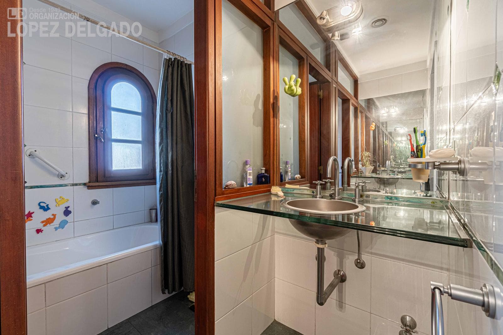 7-room house with a park and pool in Villa del Parque