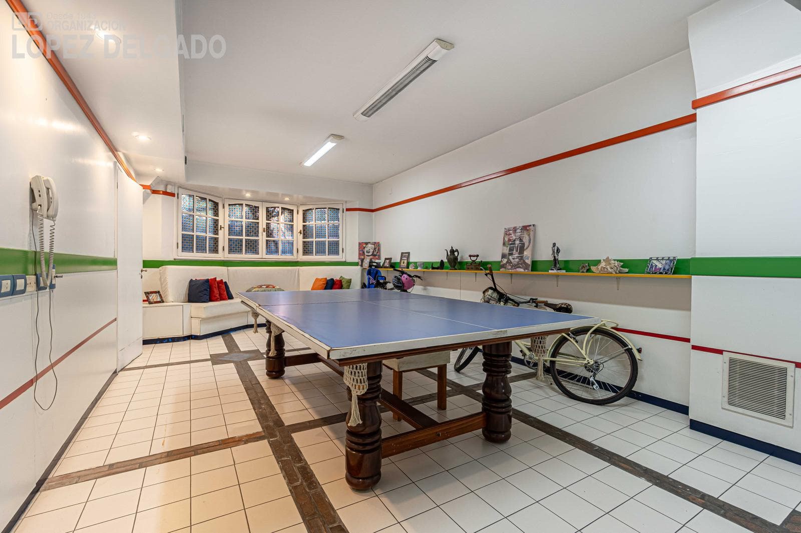 7-room house with a park and pool in Villa del Parque