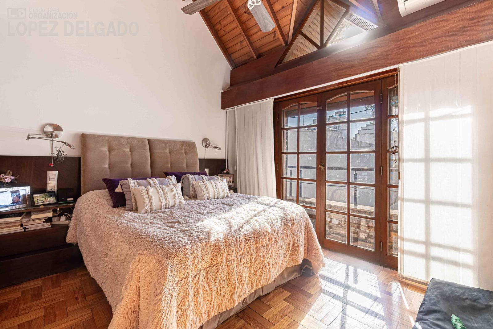 7-room house with a park and pool in Villa del Parque