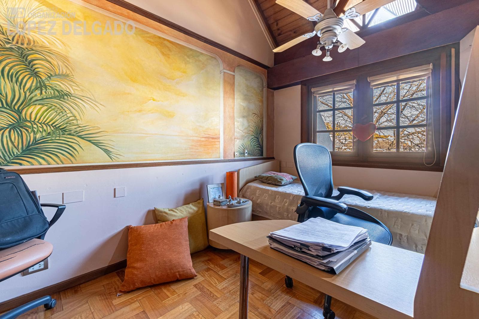 7-room house with a park and pool in Villa del Parque