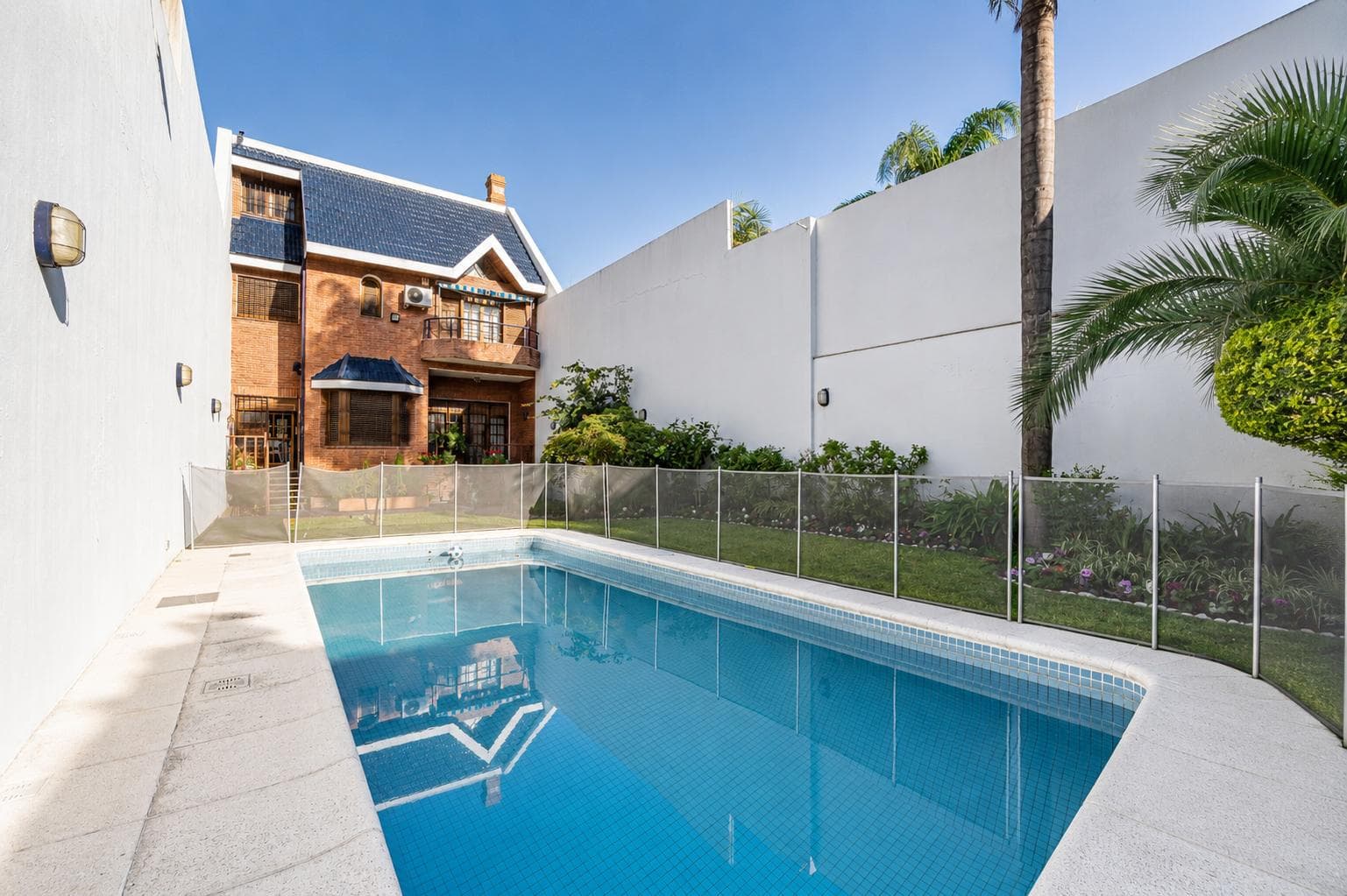 7-room house with a park and pool in Villa del Parque