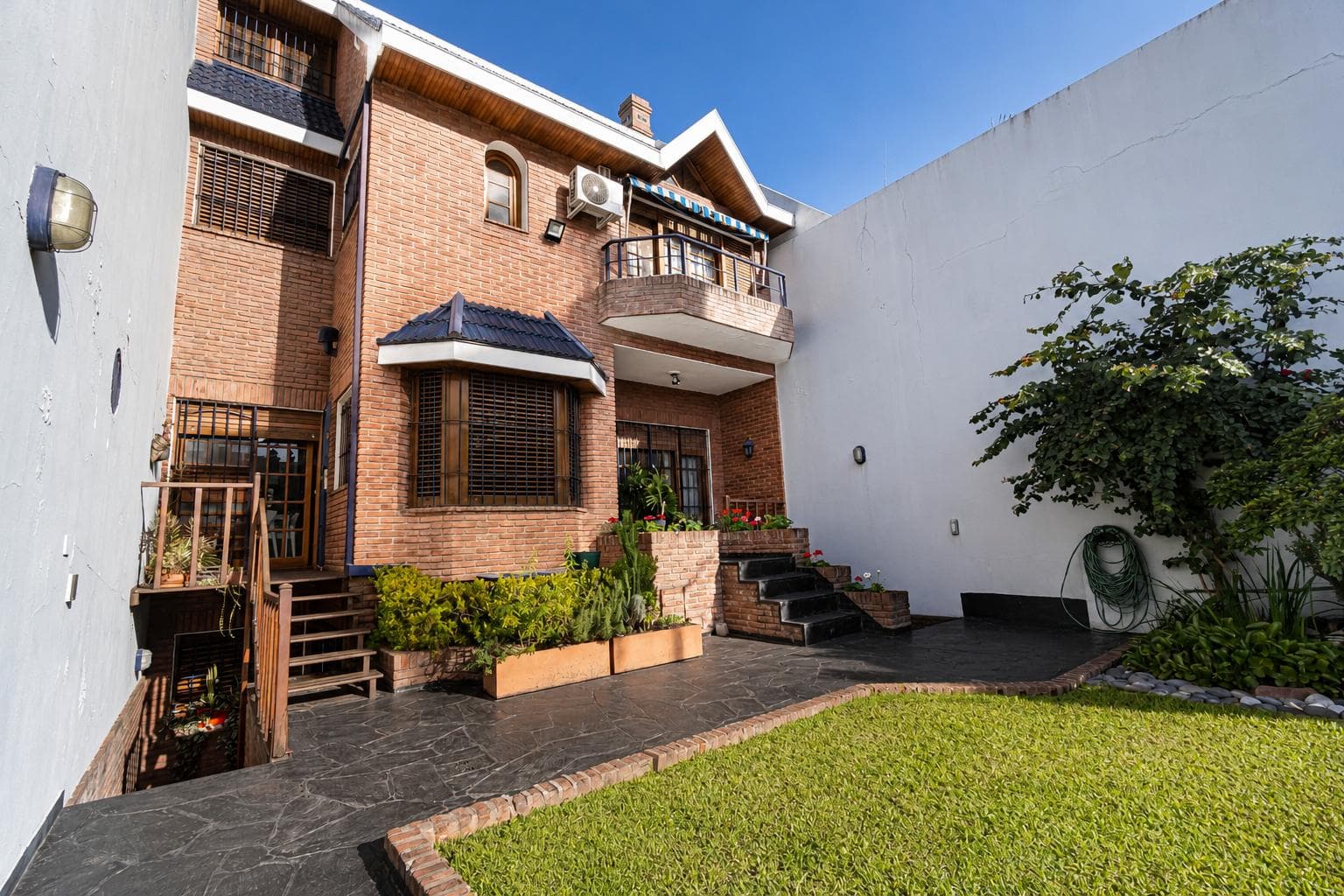 7-room house with a park and pool in Villa del Parque