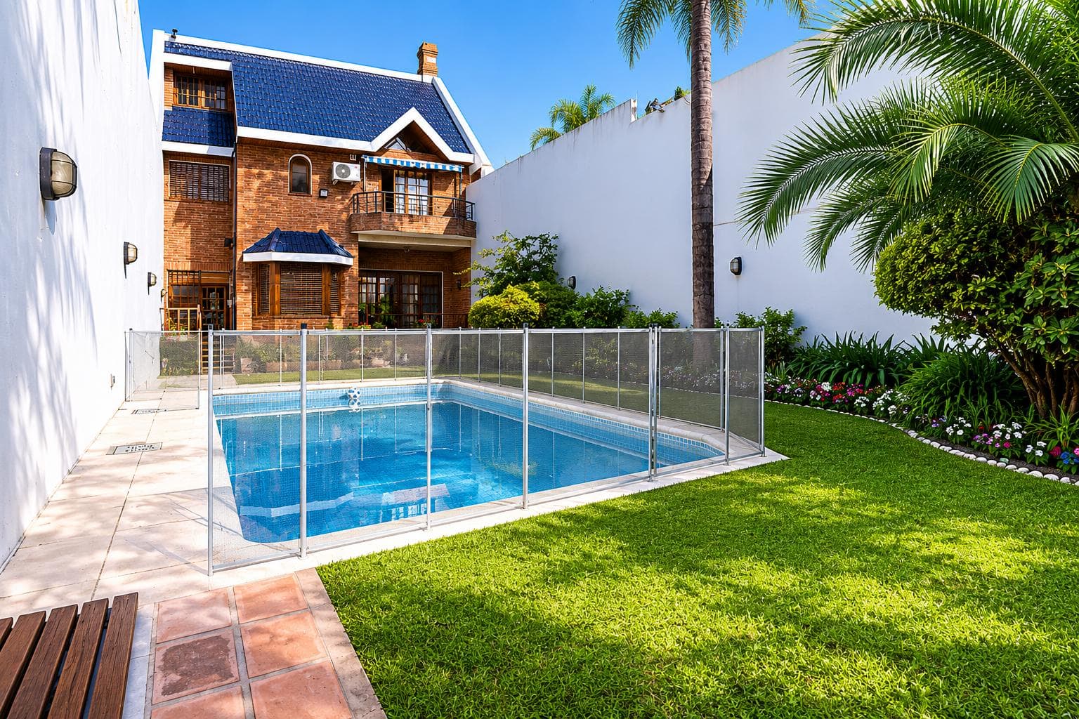 7-room house with a park and pool in Villa del Parque