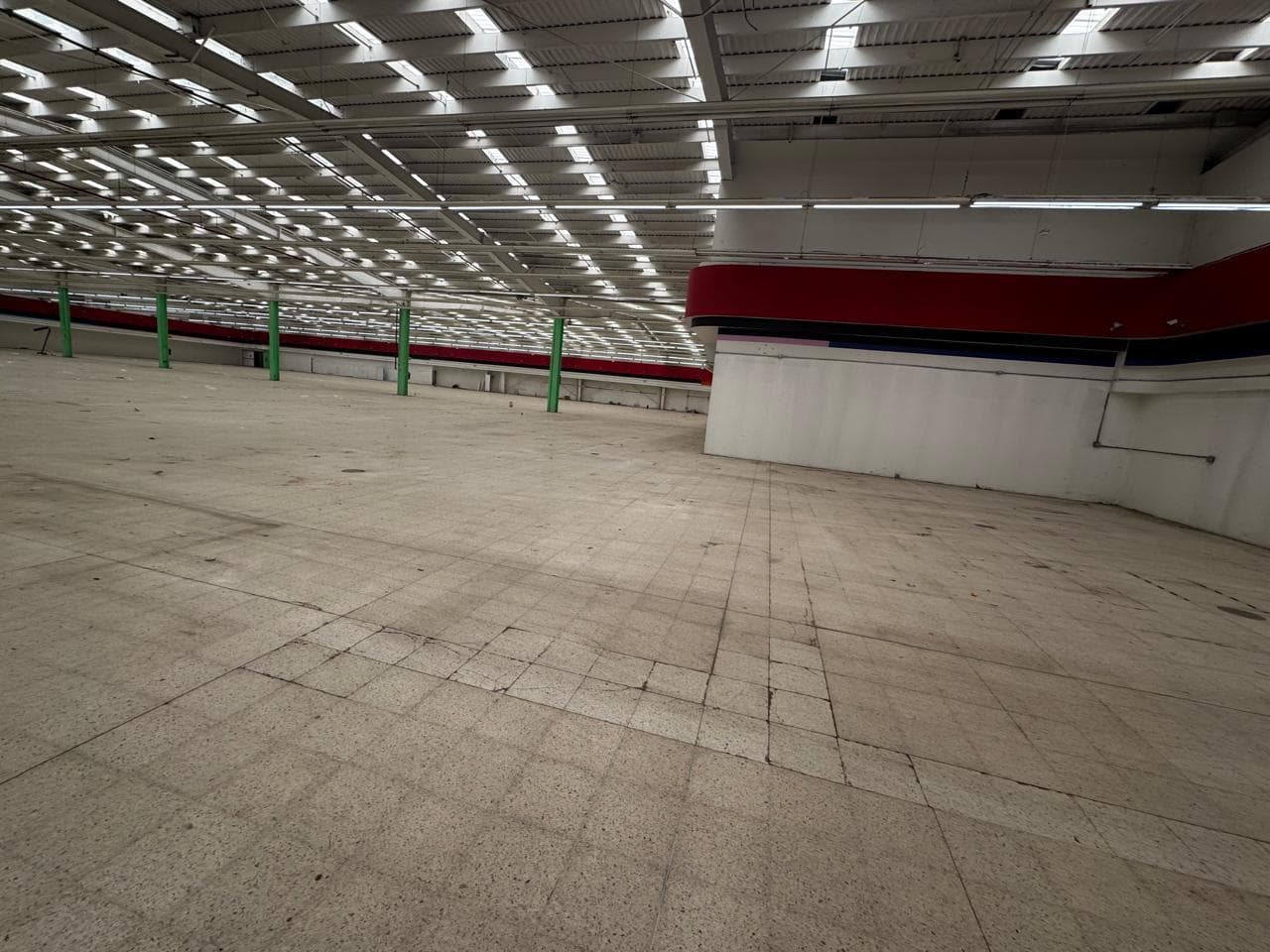 Warehouse for RENT in Ensenada, Baja California.