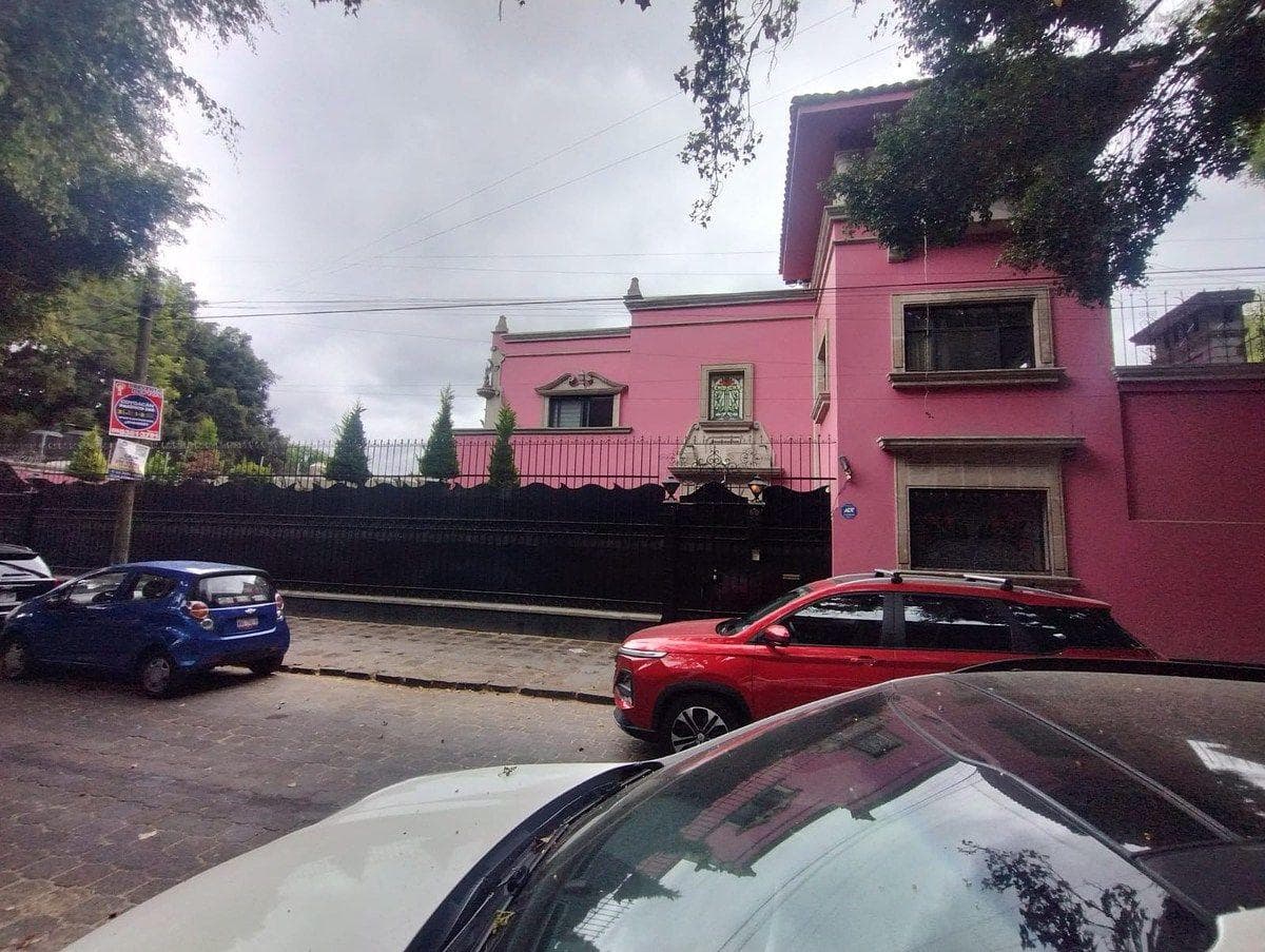 Victorian-Style House for Sale in Santa Catarina, Coyoacán, with a Swimming Lane