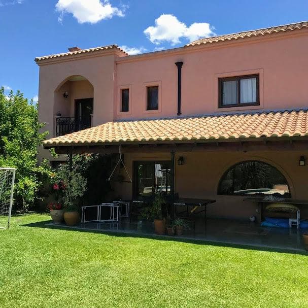 Furnished house for rent for one year. San Isidro Labrador neighborhood