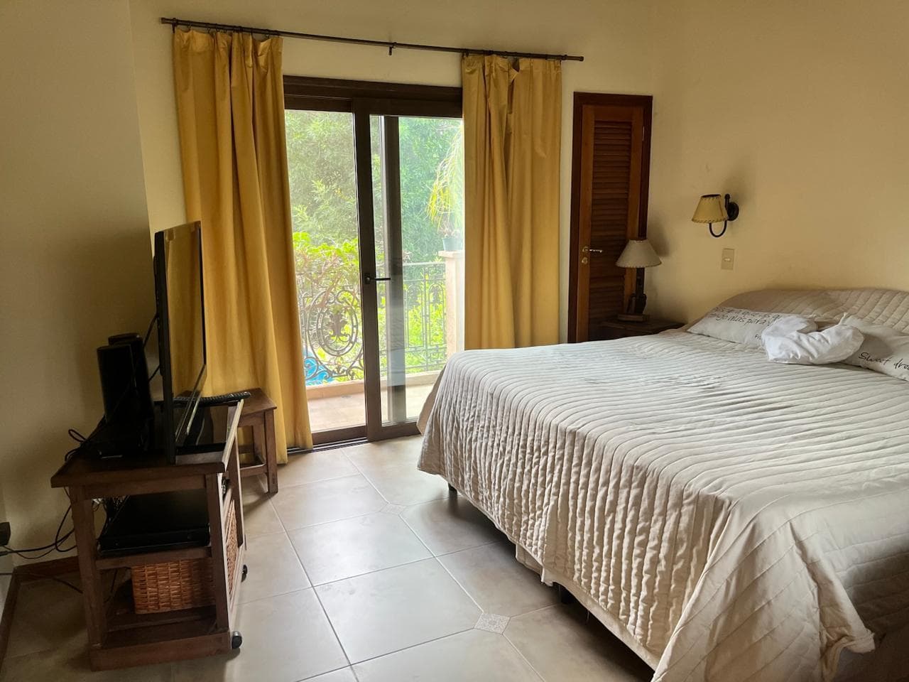 Furnished house for rent for one year. San Isidro Labrador neighborhood