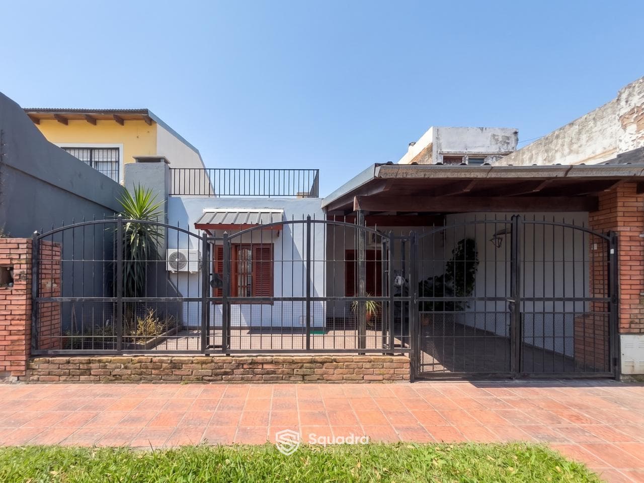 FOR SALE - 2-bedroom house with a patio - Alberdi Neighborhood, Rosario.