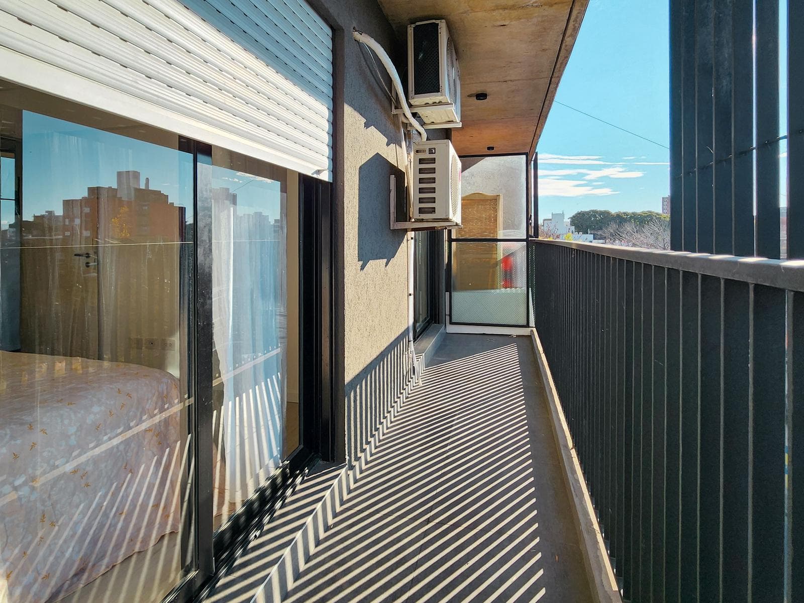 Furnished 1-bedroom apartment with a terrace and barbecue area