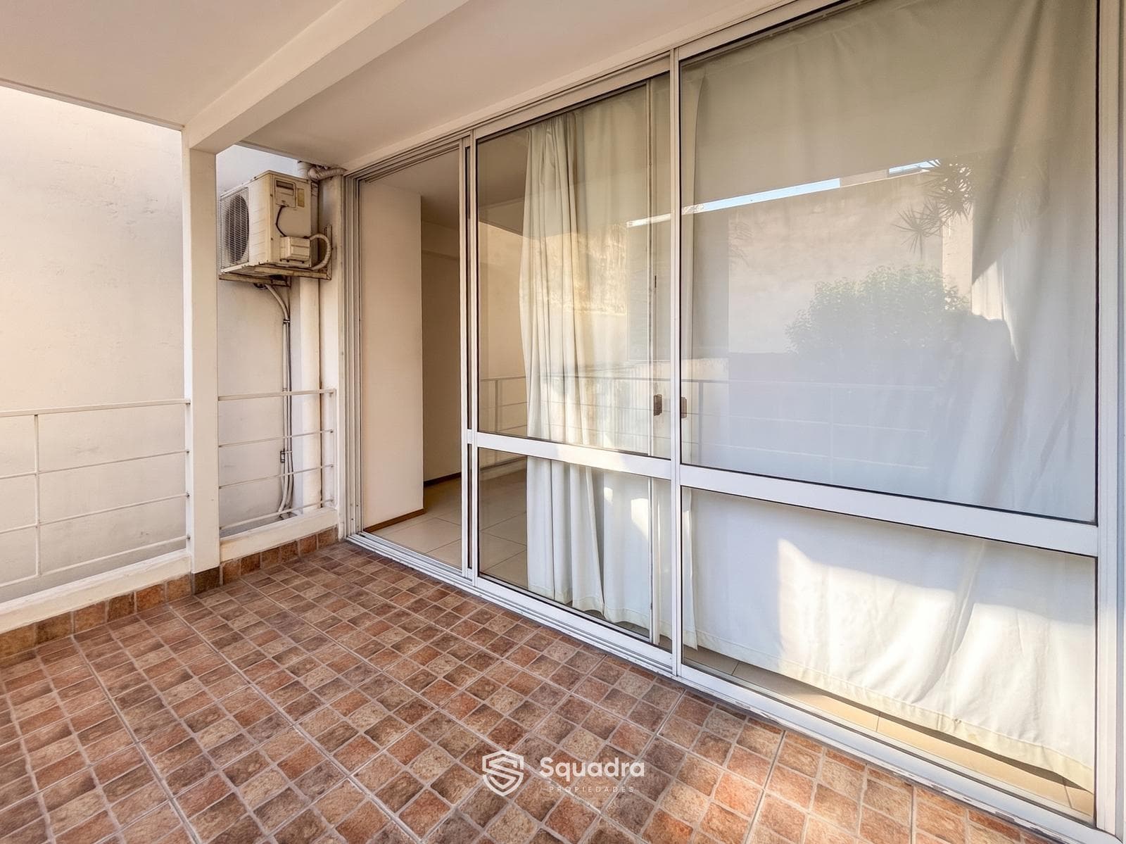 FOR SALE - Studio apartment that can be converted into a two-room unit, with a balcony/terrace. Martin, Rosario.