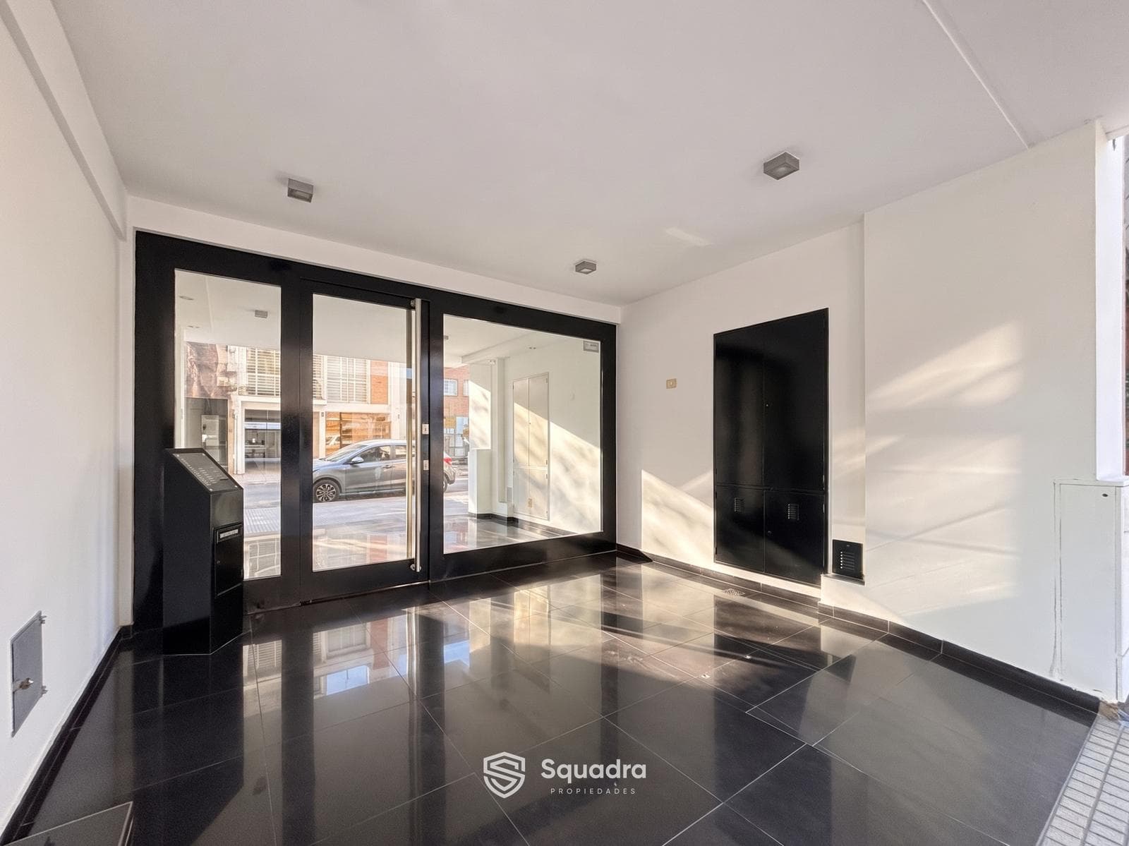 FOR SALE - Studio apartment that can be converted into a two-room unit, with a balcony/terrace. Martin, Rosario.