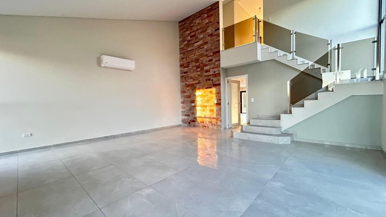 House in the Las Candelas II gated community, Chacras de Coria, Luján, in which