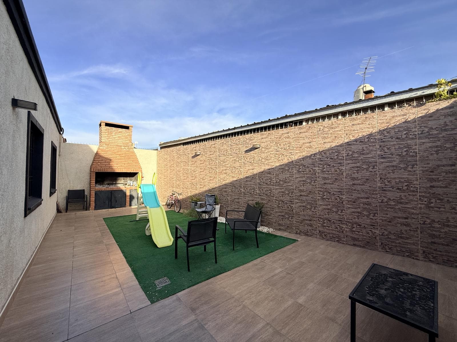 House for Sale Eligible for Financing in the Luzuriaga Maipu Municipal Neighborhood