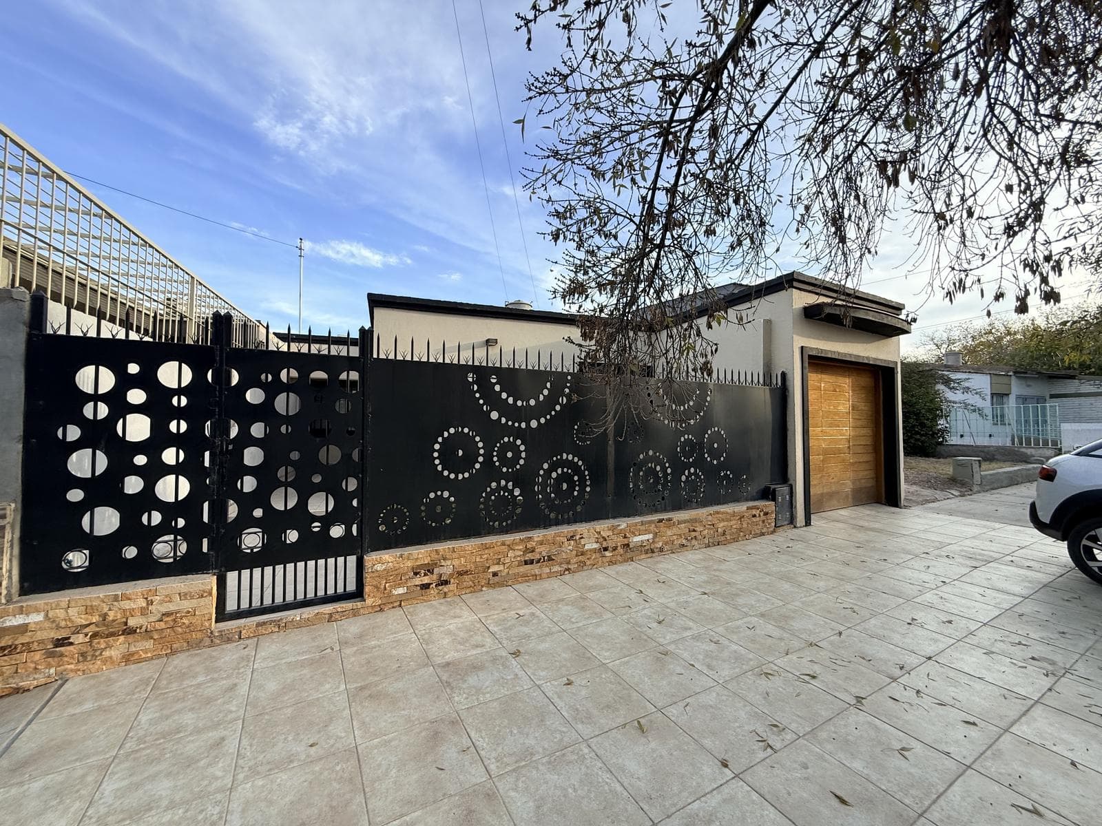 House for Sale Eligible for Financing in the Luzuriaga Maipu Municipal Neighborhood