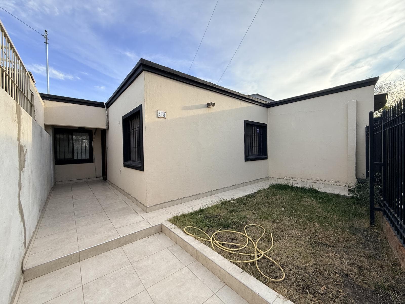 House for Sale Eligible for Financing in the Luzuriaga Maipu Municipal Neighborhood
