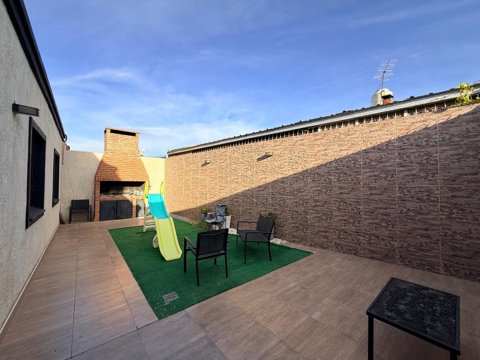 House for Sale Eligible for Financing in the Luzuriaga Maipu Municipal Neighborhood