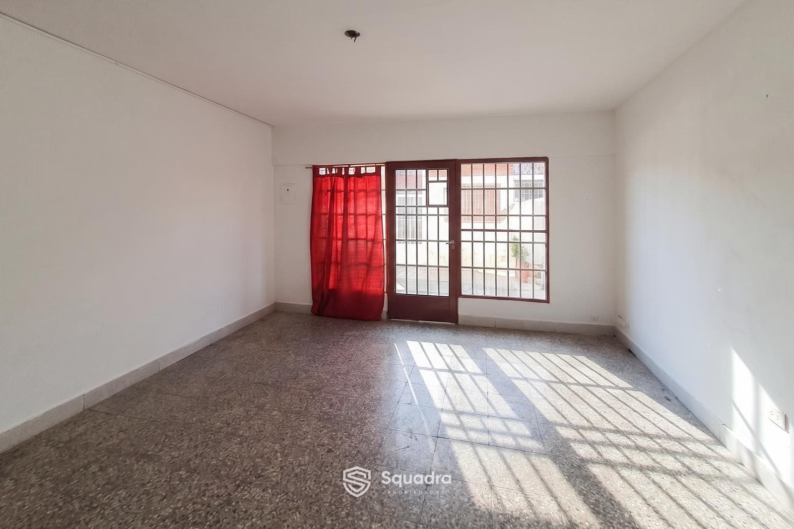 FOR RENT - Commercial Space - South Area, Rosario.