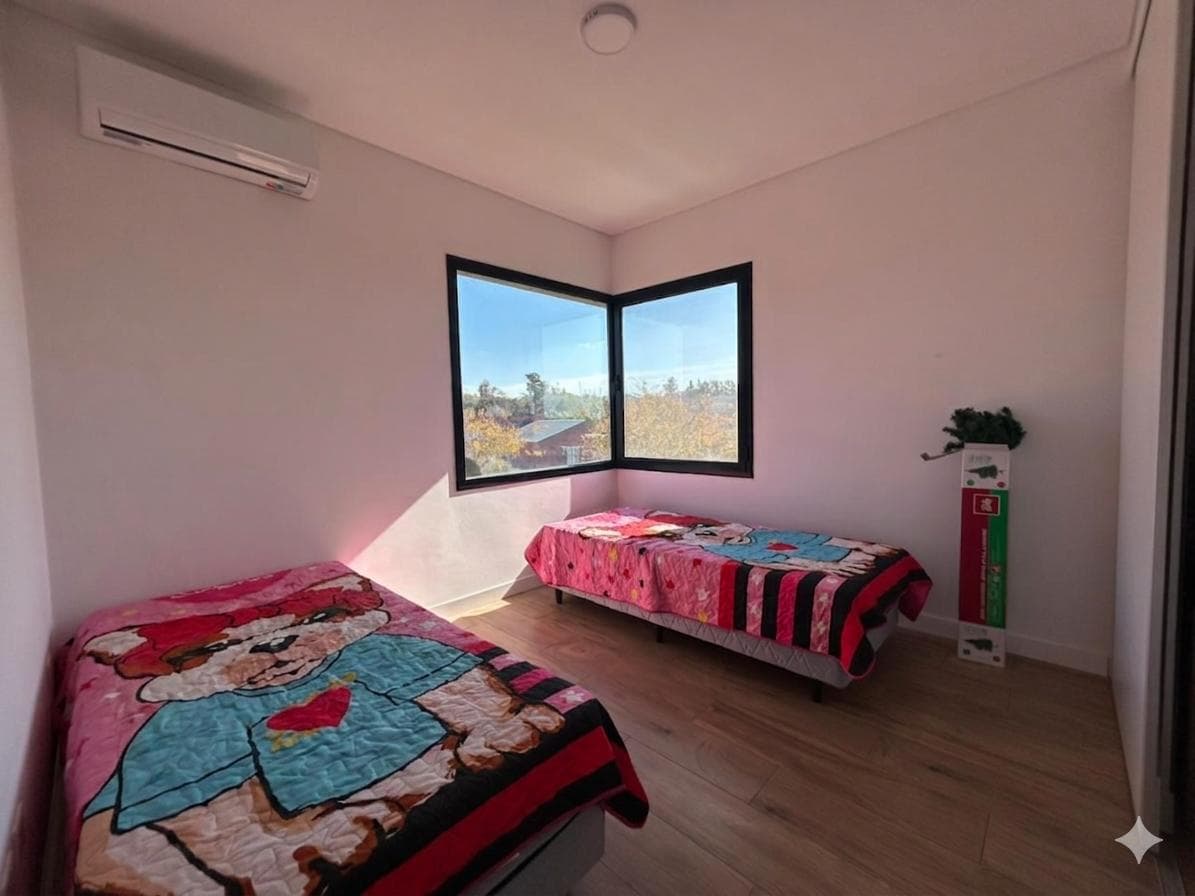 House in El Canton - North of the lagoon GREAT OPPORTUNITY, NORTHEAST-FACING