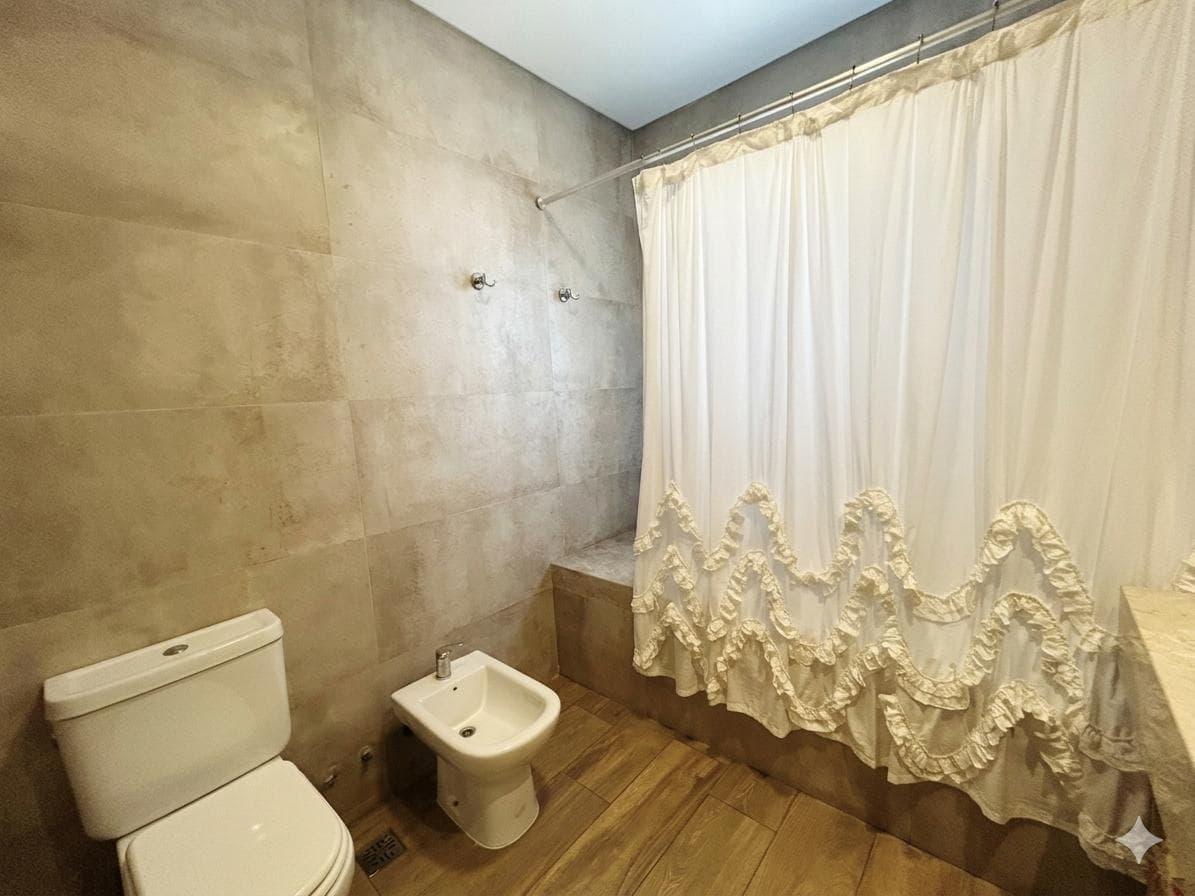 House in El Canton - North of the lagoon GREAT OPPORTUNITY, NORTHEAST-FACING
