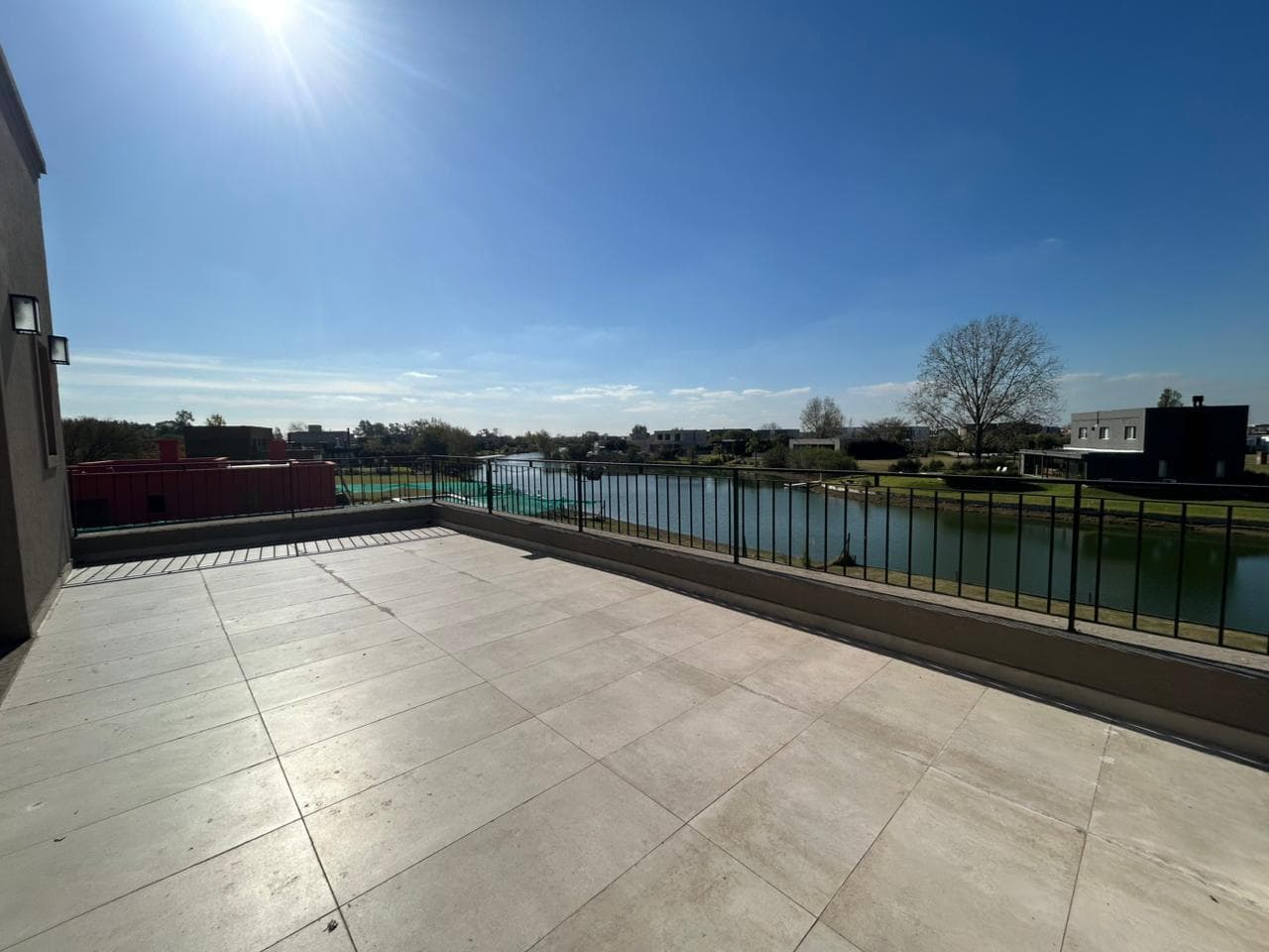 House in El Canton - North of the lagoon GREAT OPPORTUNITY, NORTHEAST-FACING