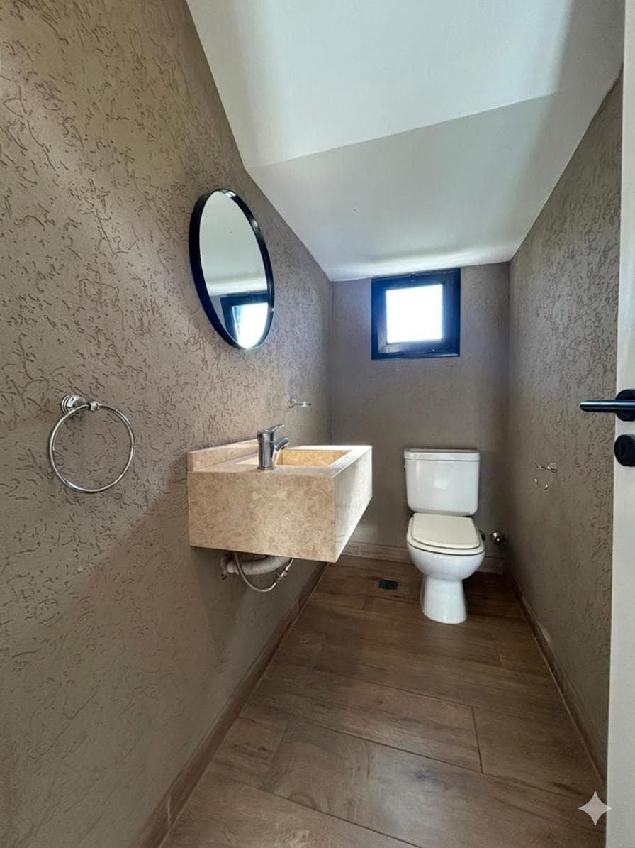 House in El Canton - North of the lagoon GREAT OPPORTUNITY, NORTHEAST-FACING