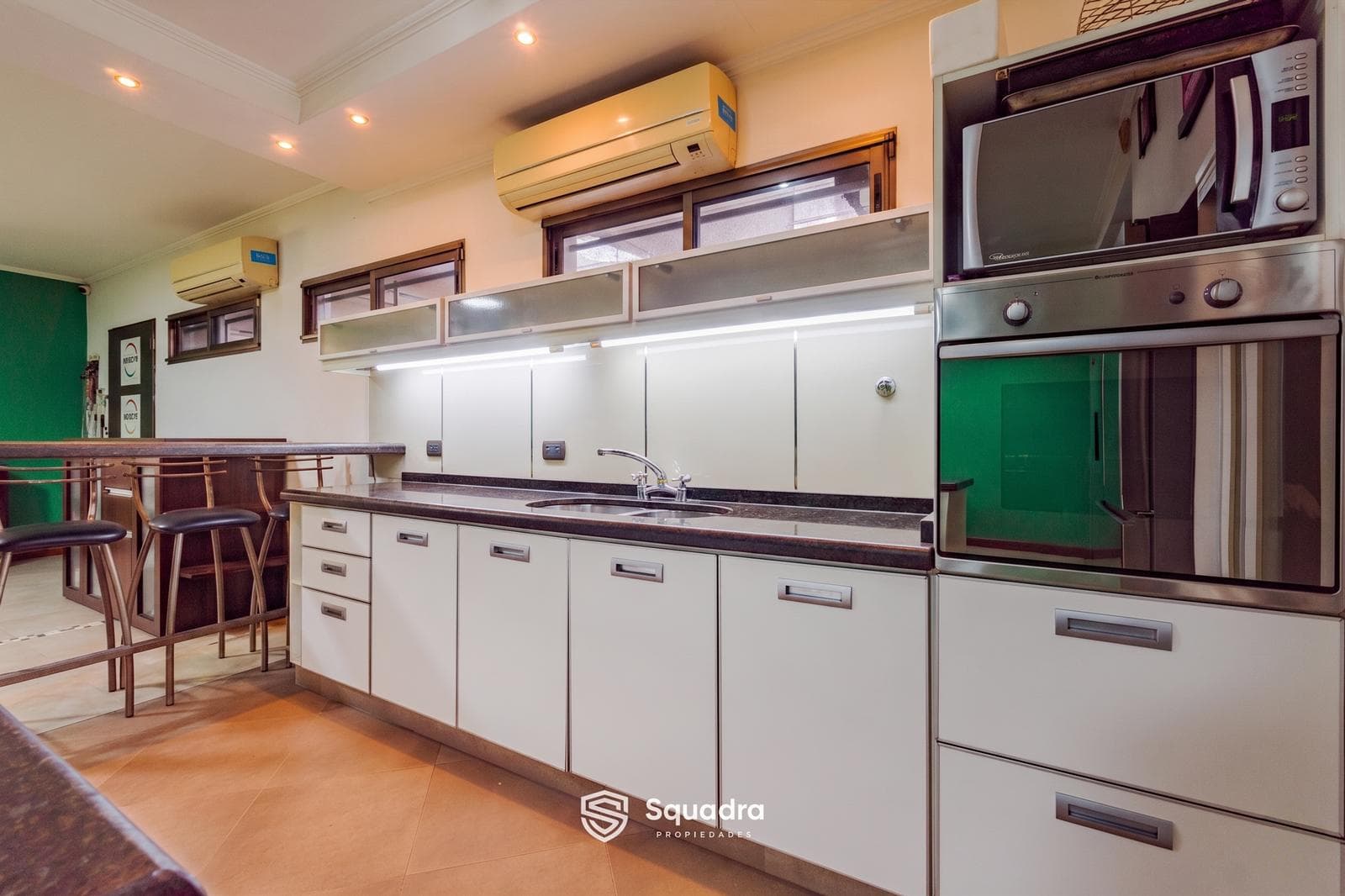 FOR SALE - 2-bedroom house with garage/storage room - Azcuénaga neighborhood, Rosario.