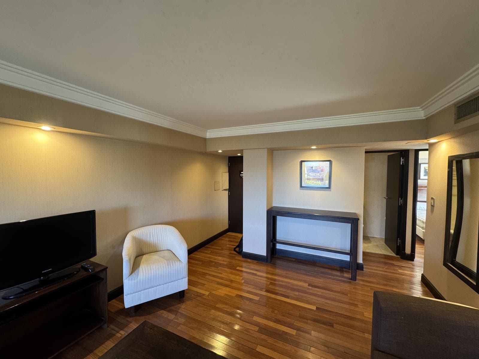 Apartment for Sale in Mendoza with Amenities and Fully Furnished