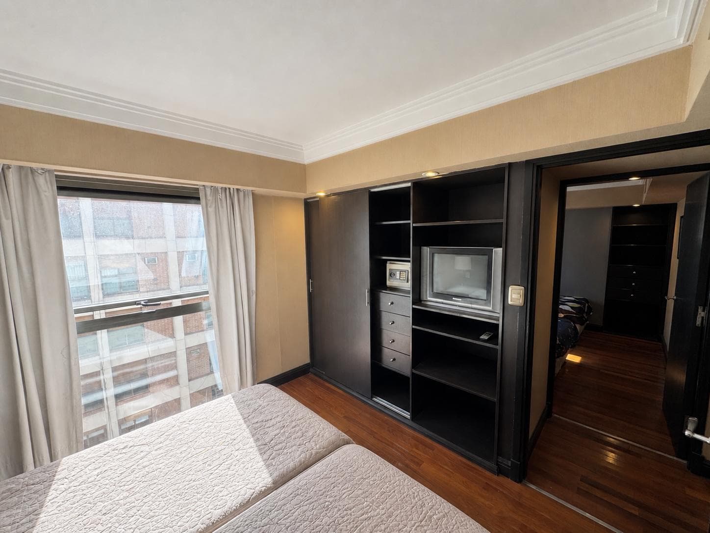 Apartment for Sale in Mendoza with Amenities and Fully Furnished