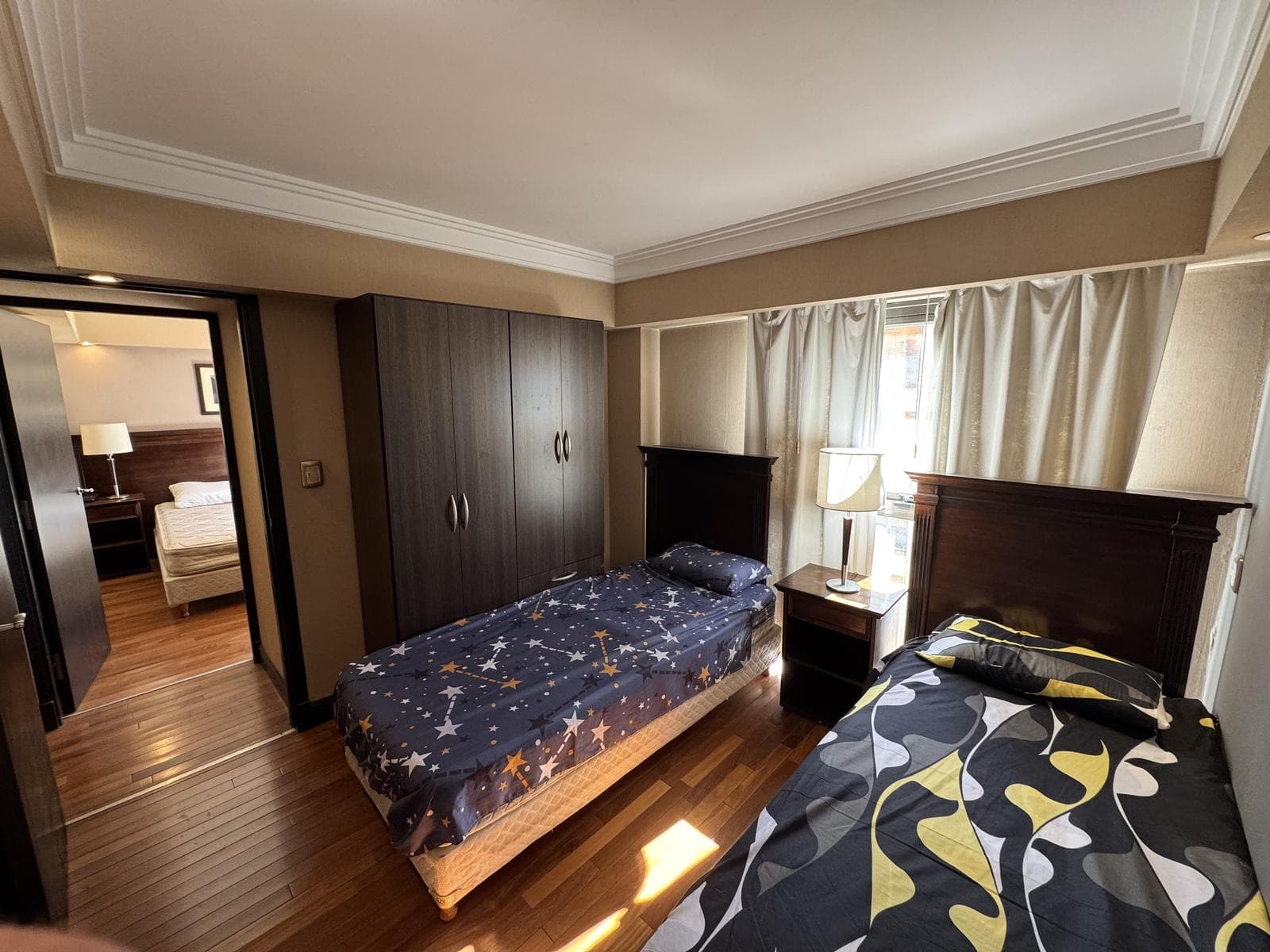 Furnished apartment for rent in Mendoza with a garage.
