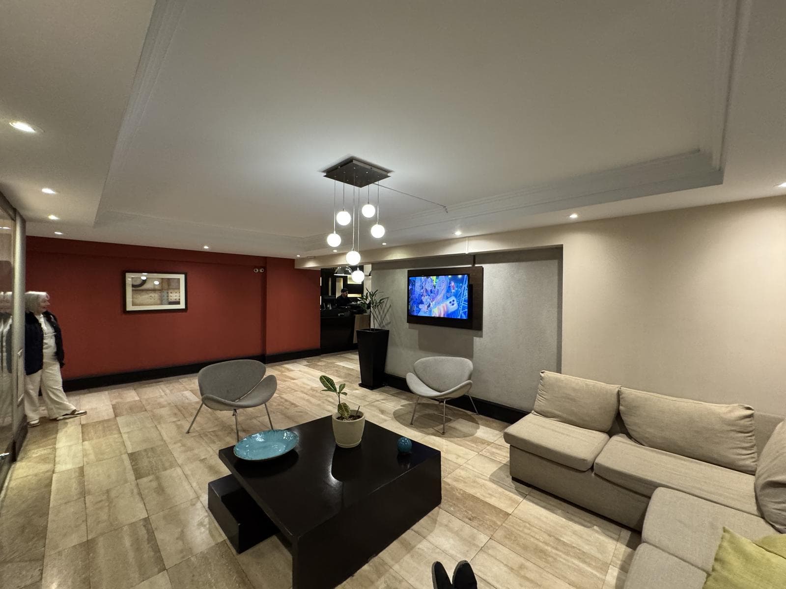 Furnished apartment for rent in Mendoza with a garage.