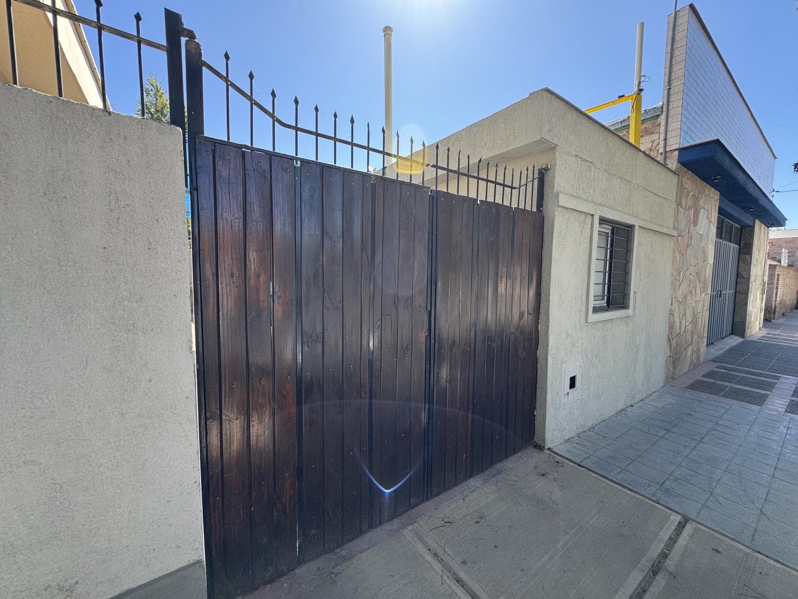 House and 2 additional apartments for sale in Las Heras