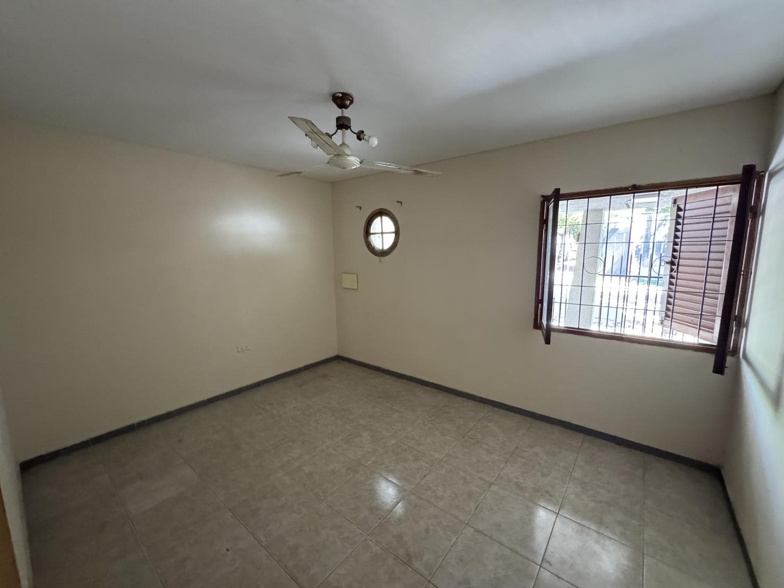 House and 2 additional apartments for sale in Las Heras