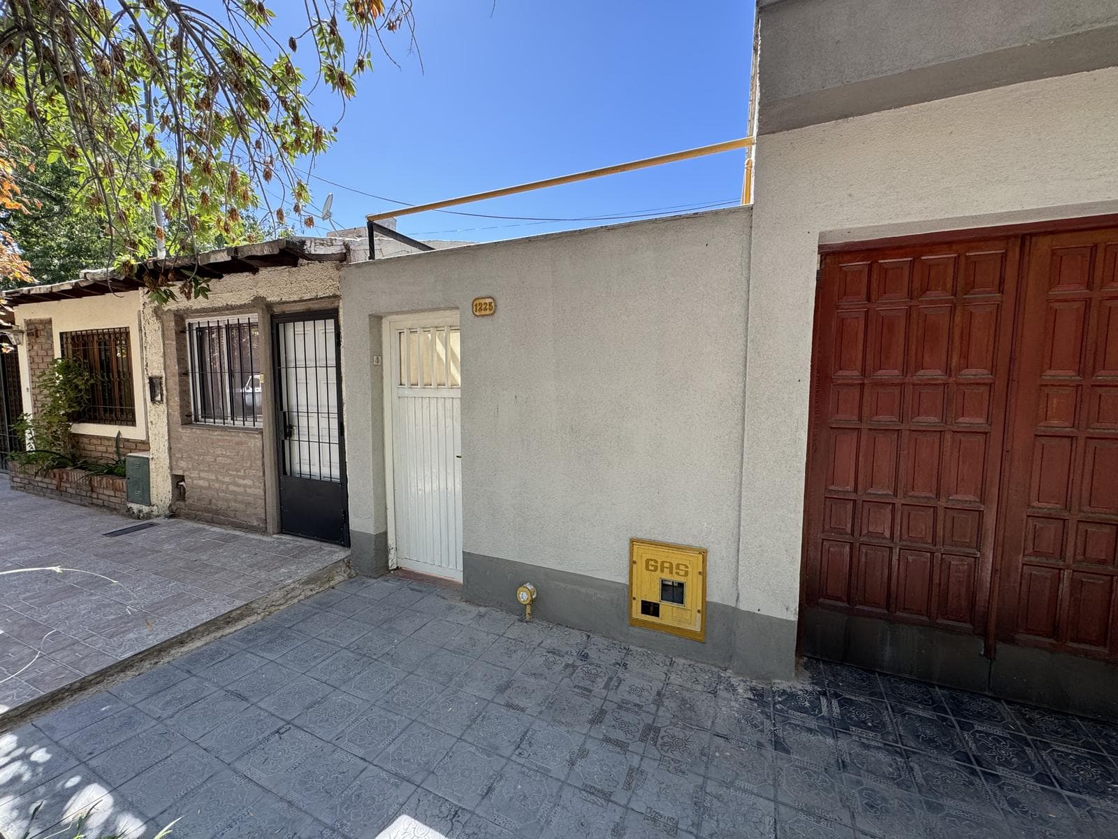 House and 2 additional apartments for sale in Las Heras