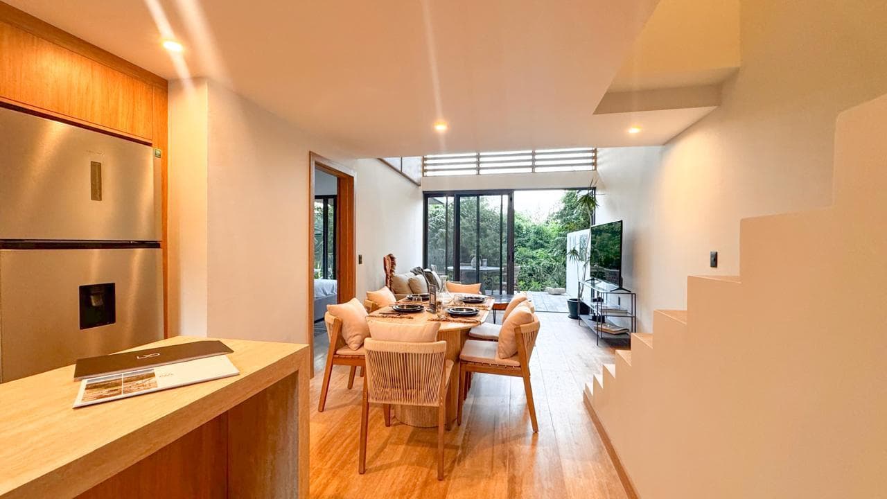 BEAUTIFUL TWO-LEVEL APARTMENT WITH RESORT-STYLE AMENITIES