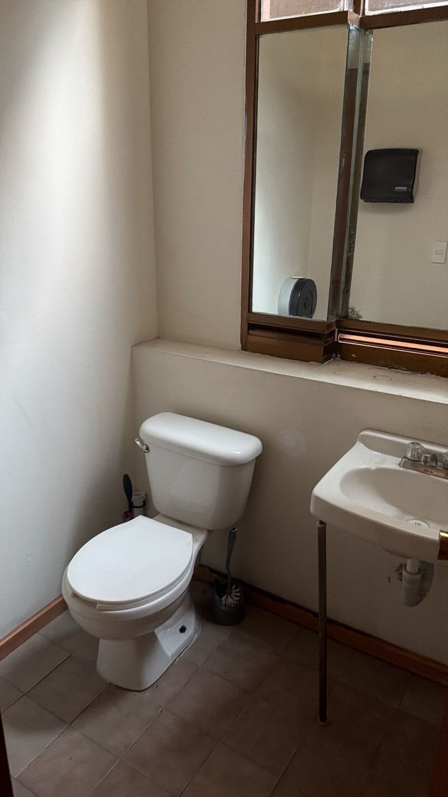 Office for Rent in Jardines en la Montaña