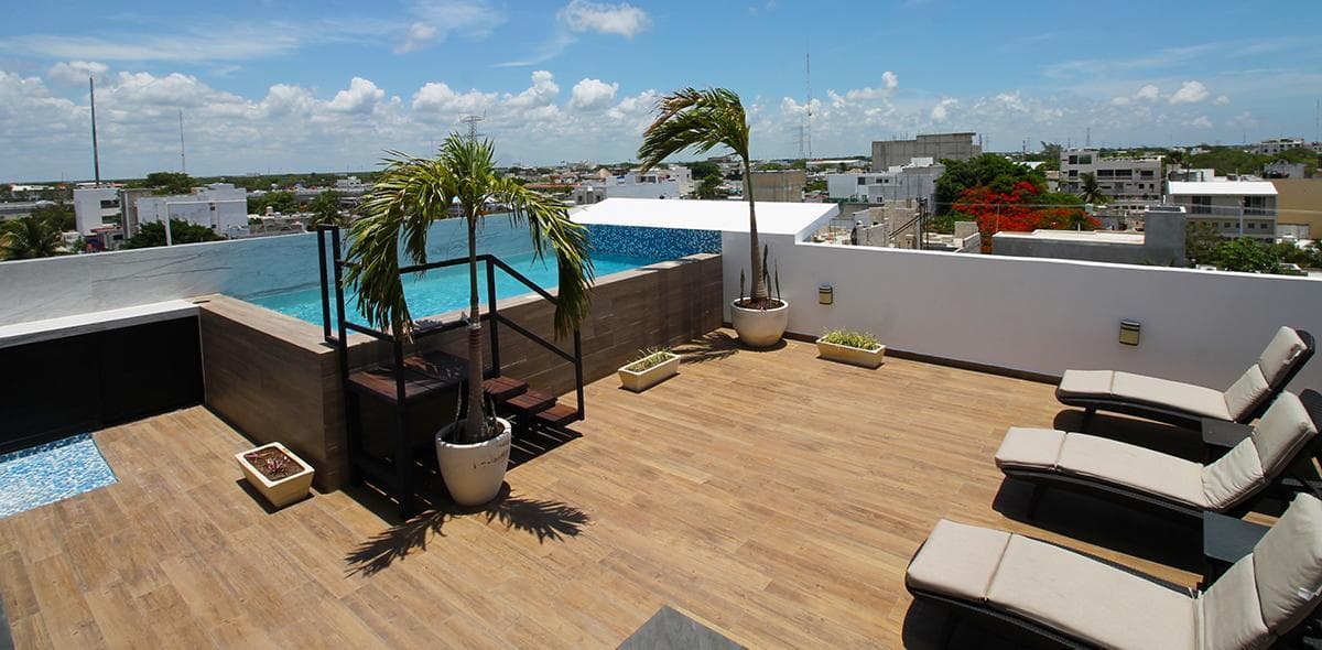 1 bedroom on the ground floor with a patio, furnished