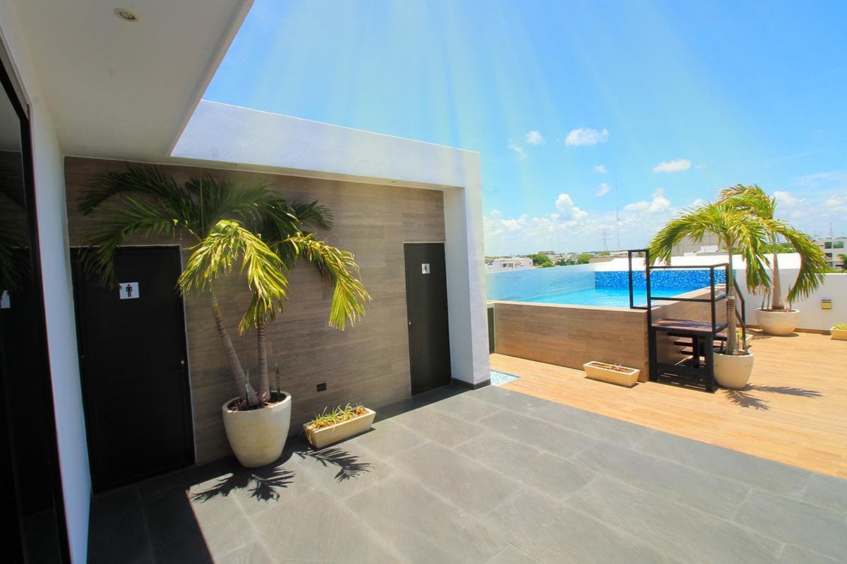 1 bedroom on the ground floor with a patio, furnished
