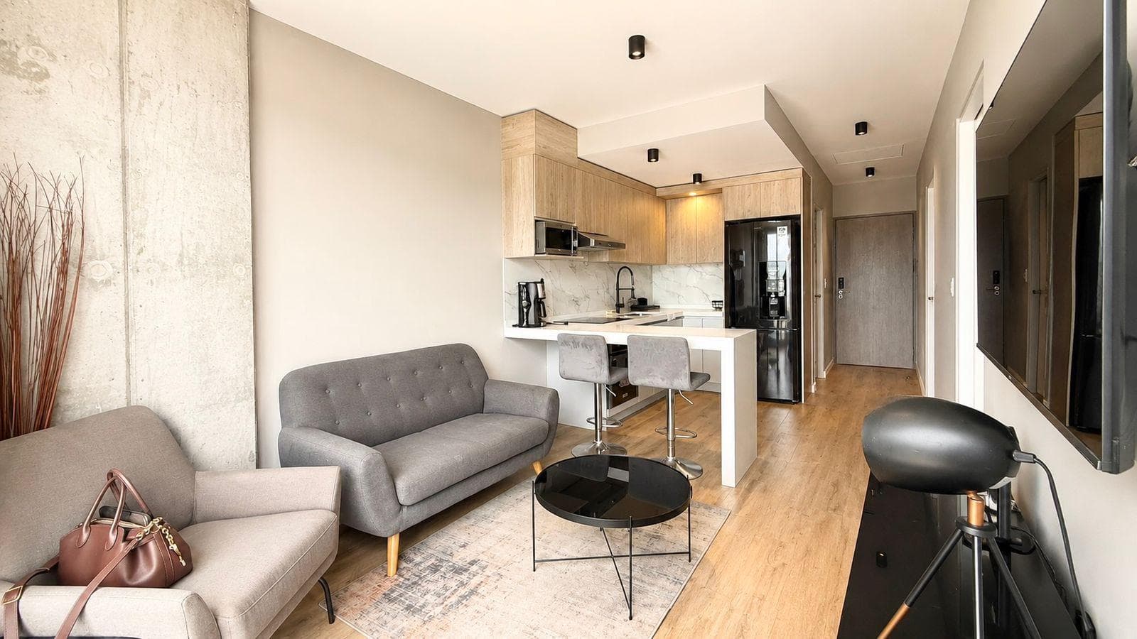 FULLY FURNISHED APARTMENT FOR RENT IN DOWNTOWN MONTERREY