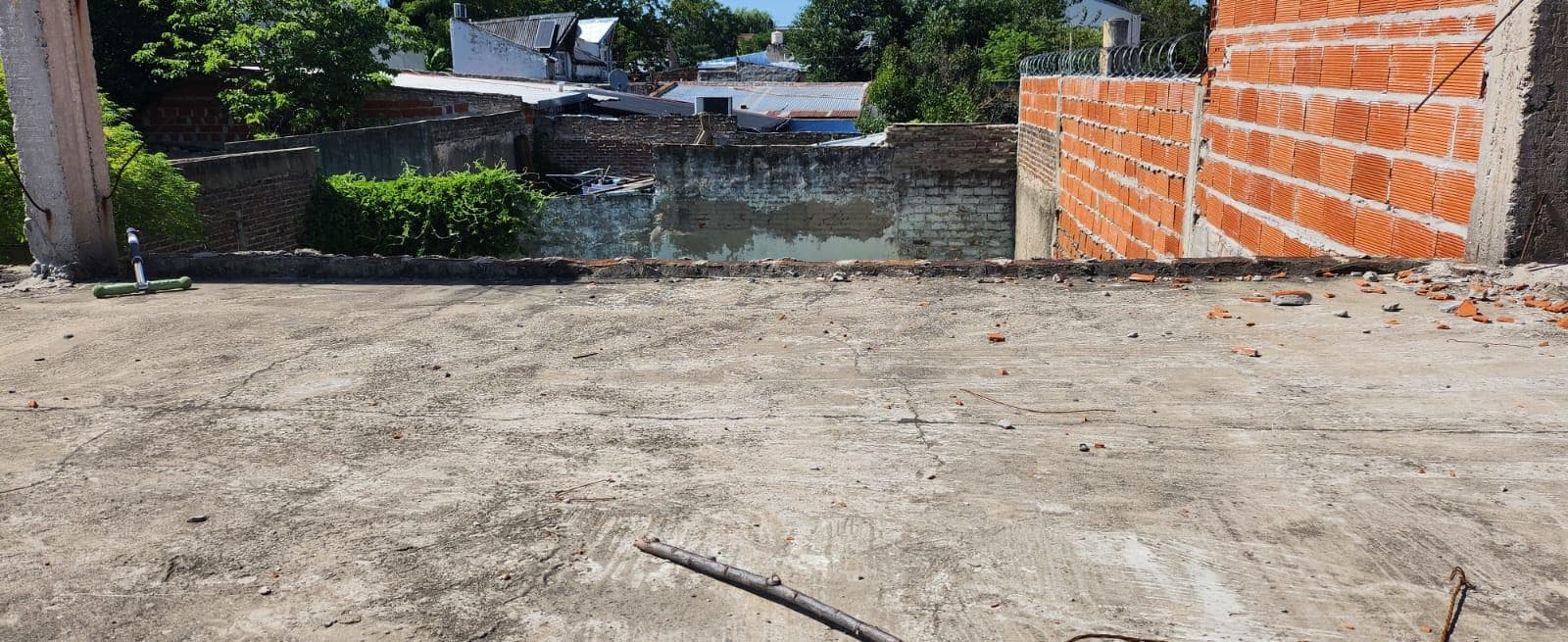 LAND FOR SALE WITH IMPROVEMENTS IN TEMPERLEY