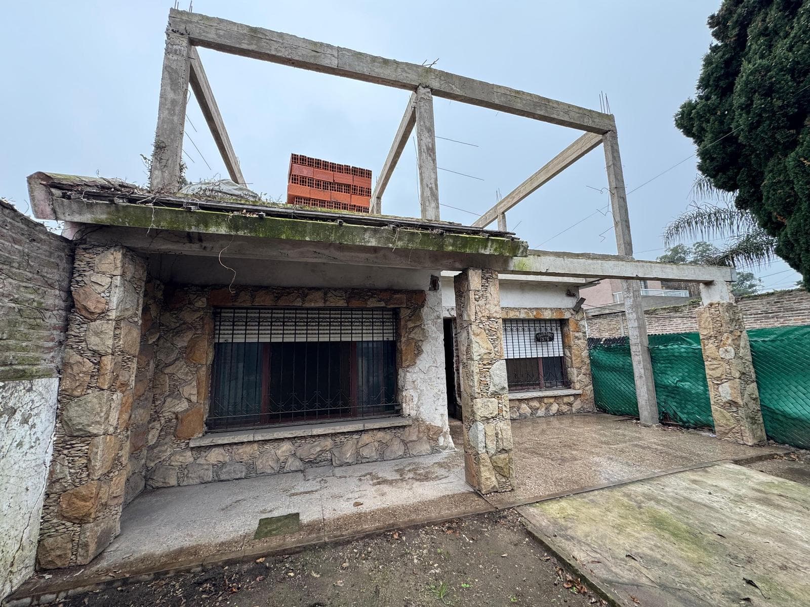 House in Luis Guillon