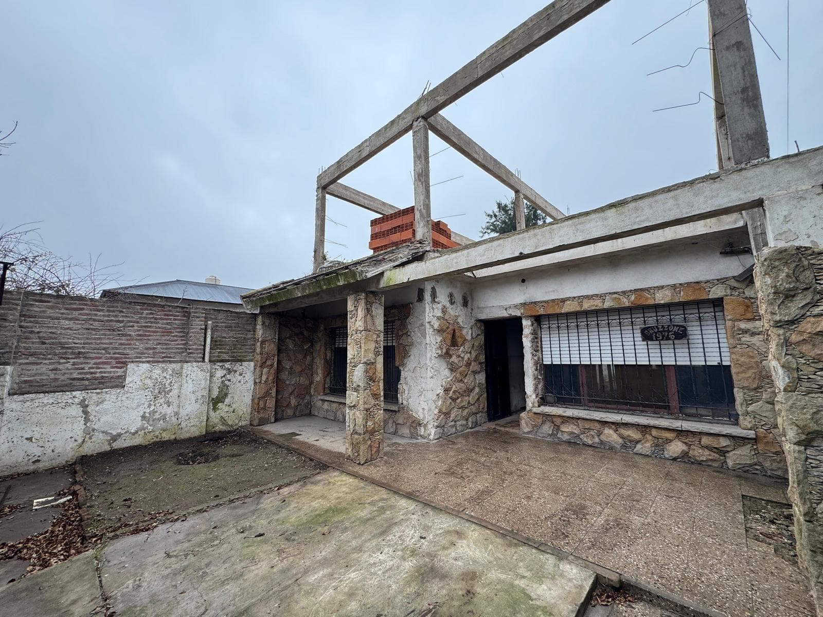 House in Luis Guillon